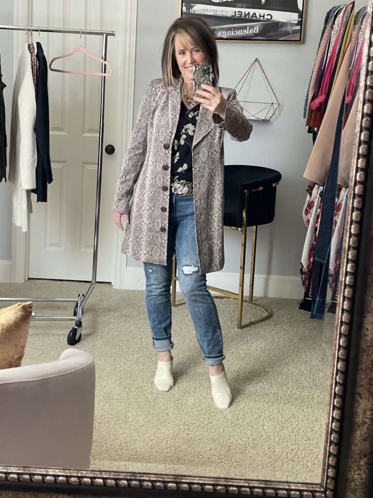 Long snake skin jacket and jeans